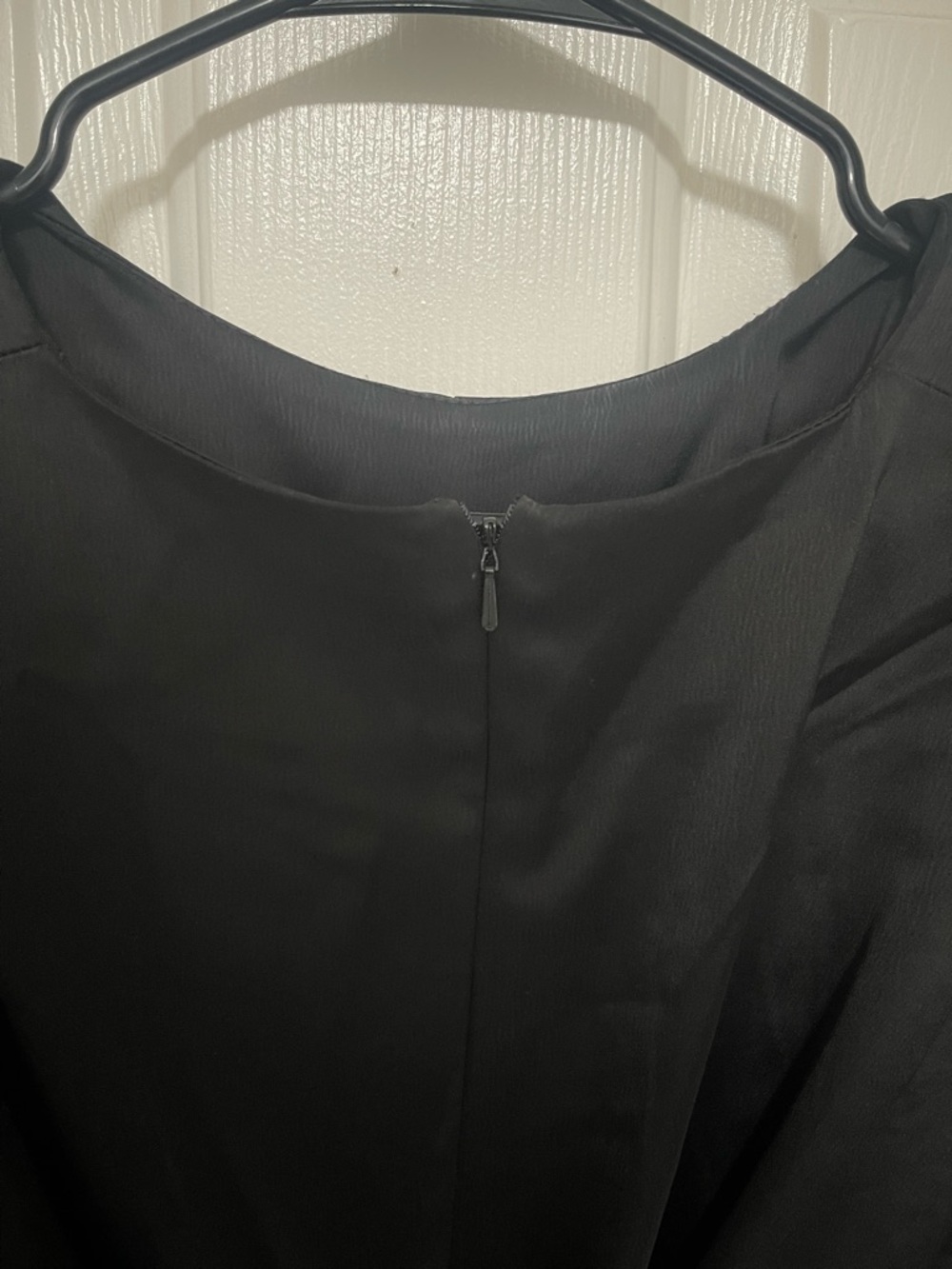 ASOS Curve Black Satin Long Sleeve Maxi Dress with Draped Sleeves and Belt - Picture 4 of 8